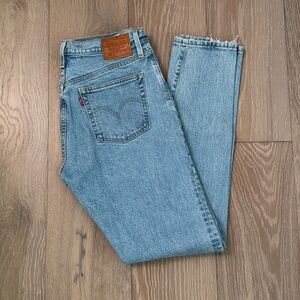 Woman’s Levi’s Classic Light Blue Denim Jeans